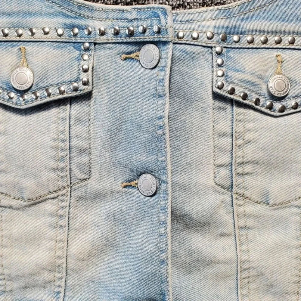 Vanilla Star Denim Crop Top Vest Light Wash Studded Button Up Womens Size Medium